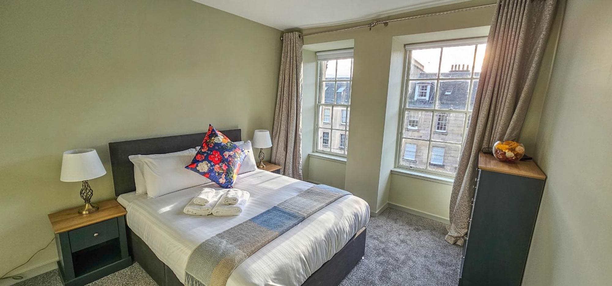 Royal Mile - Bright 2 Bedroom Apartment Edinburgh Exterior photo