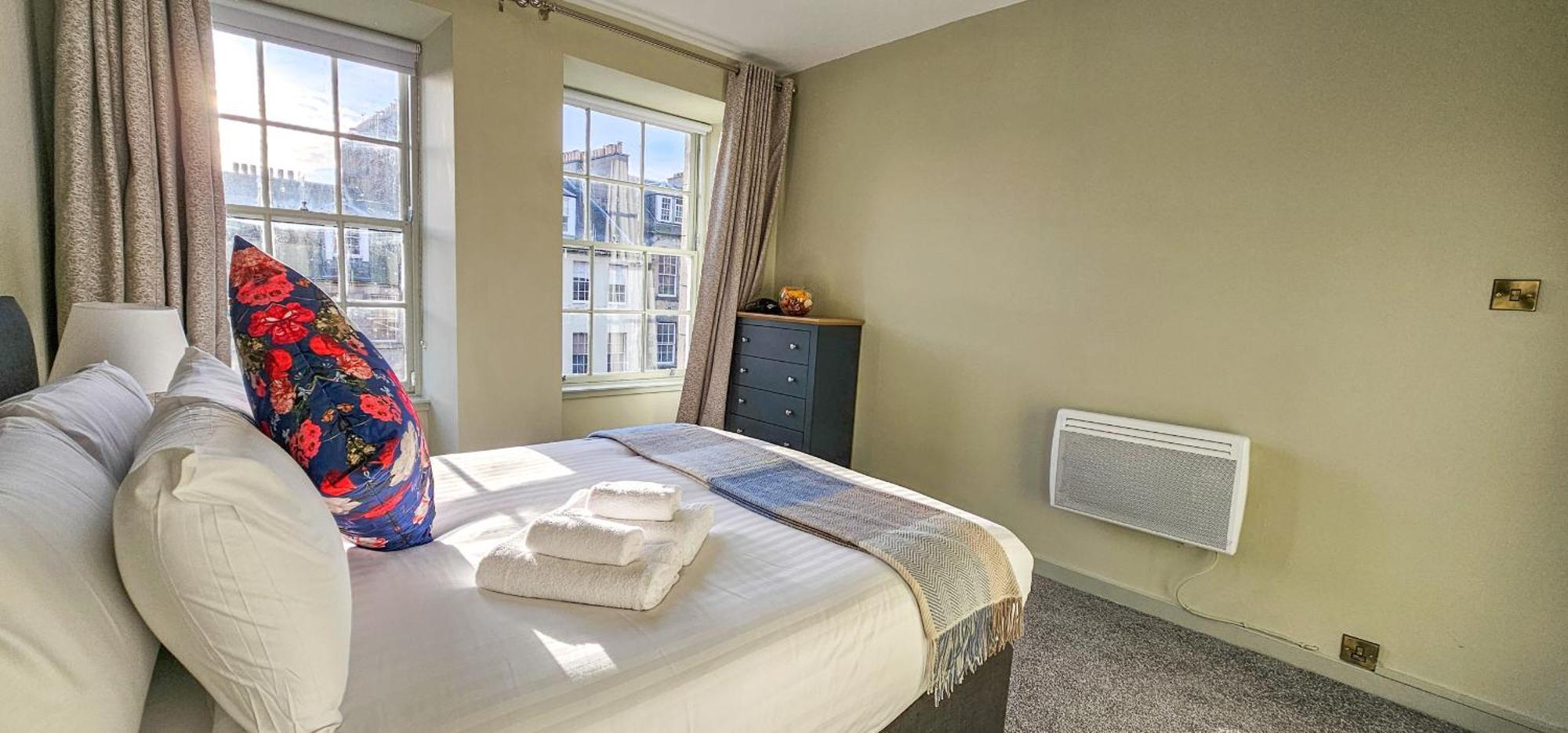 Royal Mile - Bright 2 Bedroom Apartment Edinburgh Exterior photo