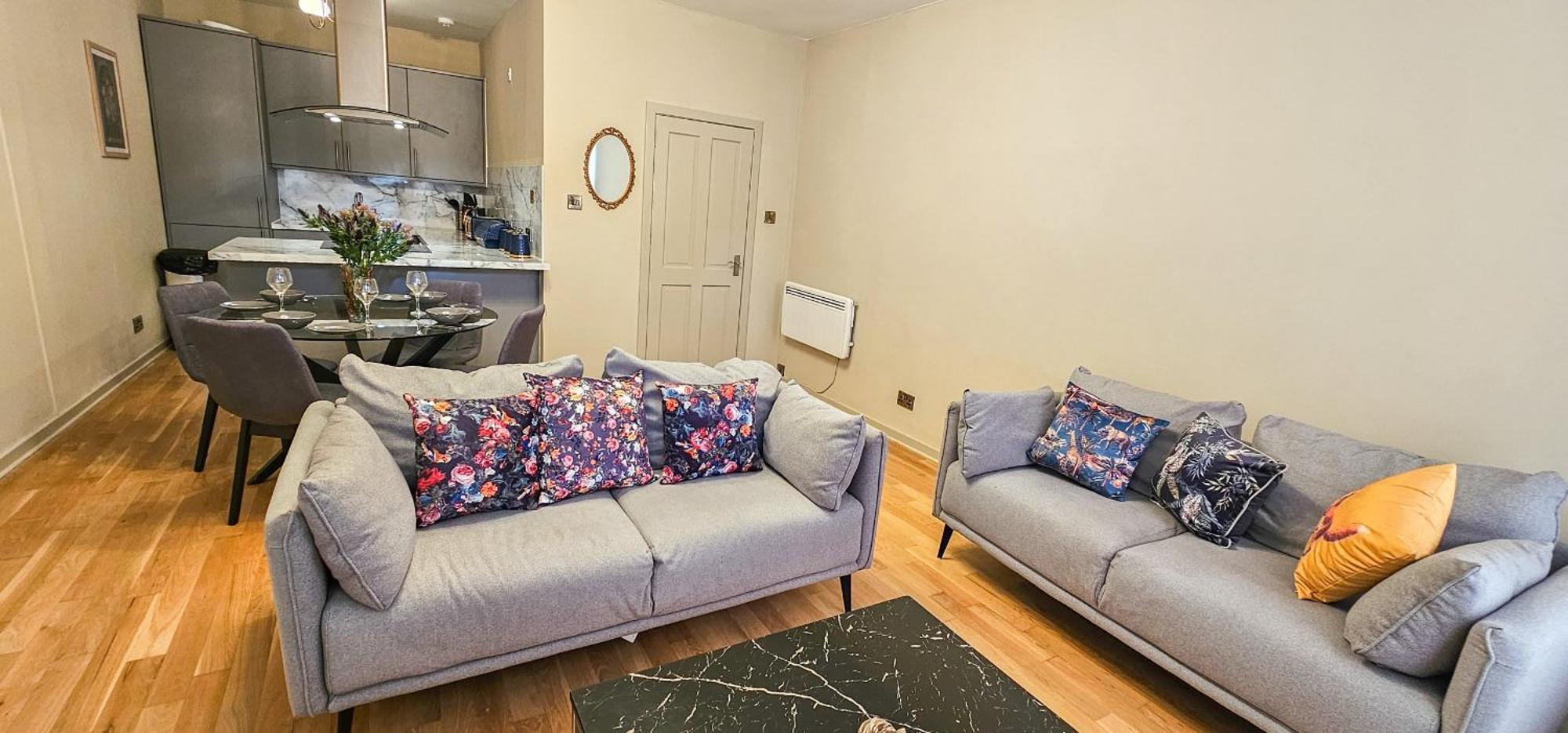 Royal Mile - Bright 2 Bedroom Apartment Edinburgh Exterior photo